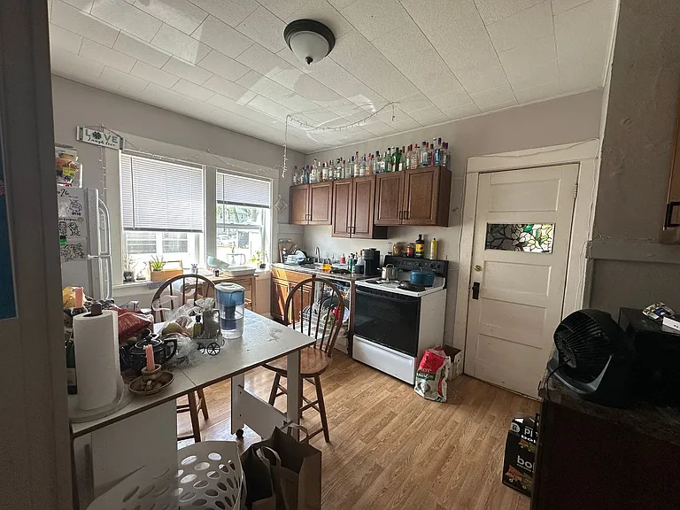 24-26 S. Mills St — Photo 7