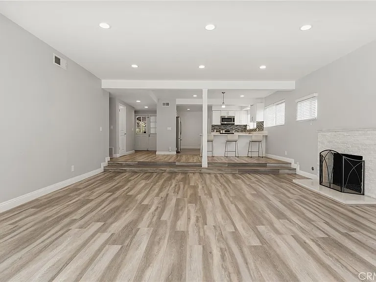 9754 Yolanda Ave — Photo 14