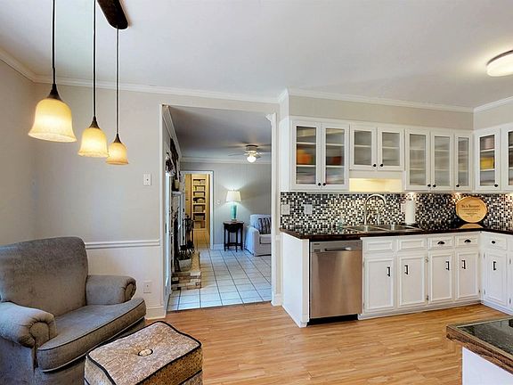5th image of 315 Habersham Cir