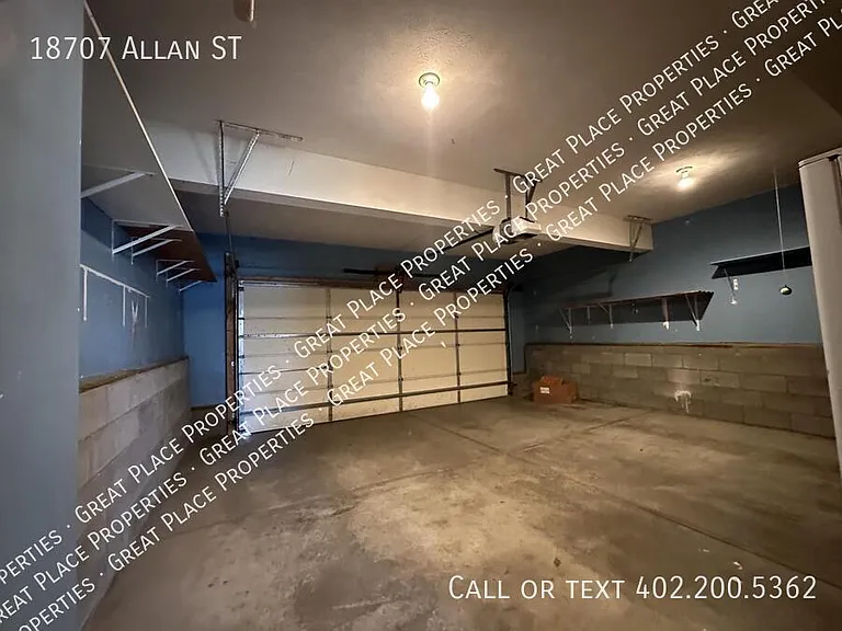 18707 Allan St — Photo 25