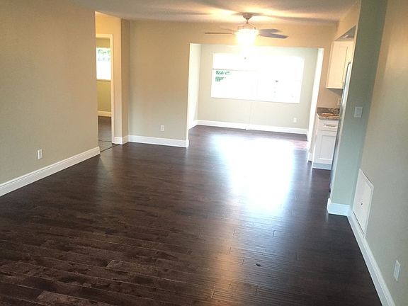 4th image of 612 45th Ave N