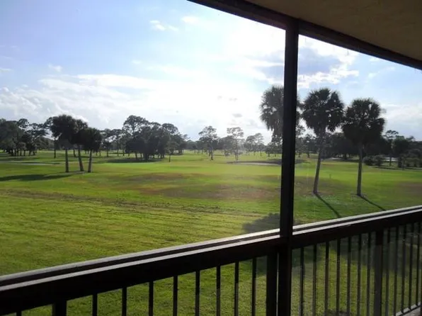 9440 Meadowood Drive #205, Fort Pierce, FL 34951