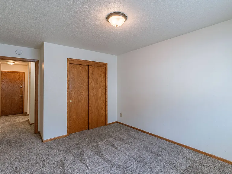 Fargo, ND Schrock Apartments | Bedroom