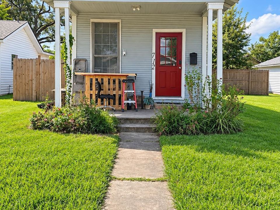1st image of 712 10th St