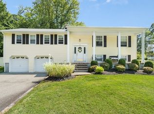 26 Clover Ln, Randolph, NJ 07869
