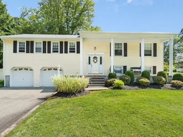 26 Clover Ln, Randolph Twp., NJ 07869