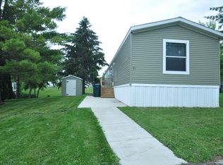 81 Meadowbrook Park Dr, Iron Ridge, WI 53035