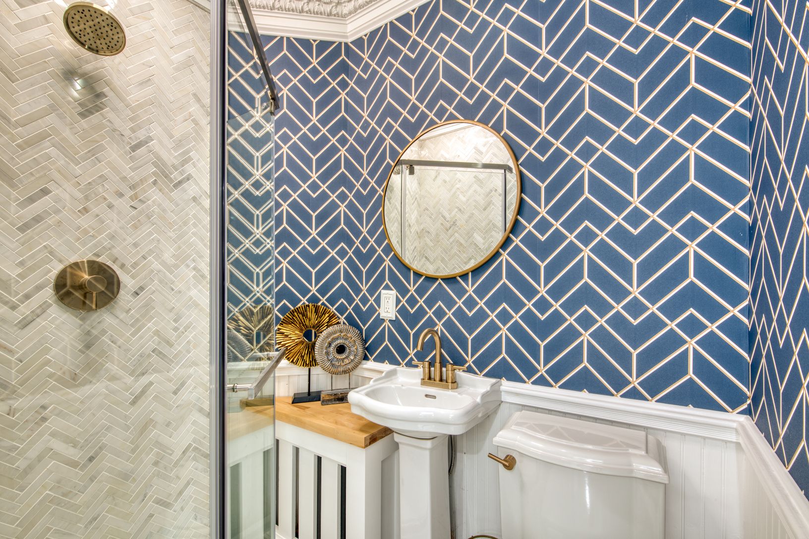  Powder Room Bath. level 1