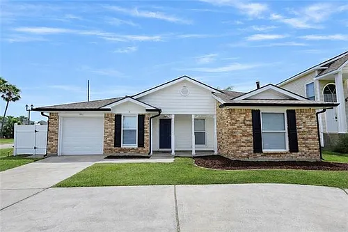 1401 Drake Ln Photo 1