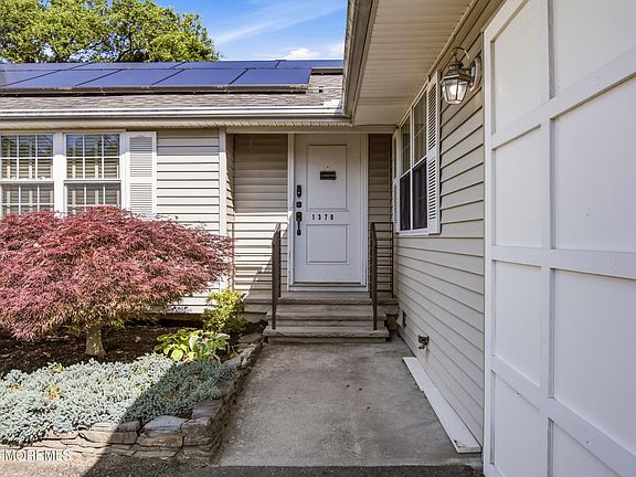 5th image of 1370 Red Oak Drive