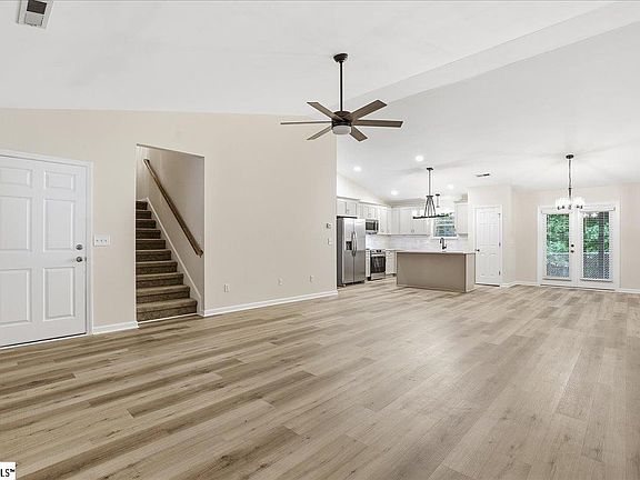 5th image of 2222 Wright Dr