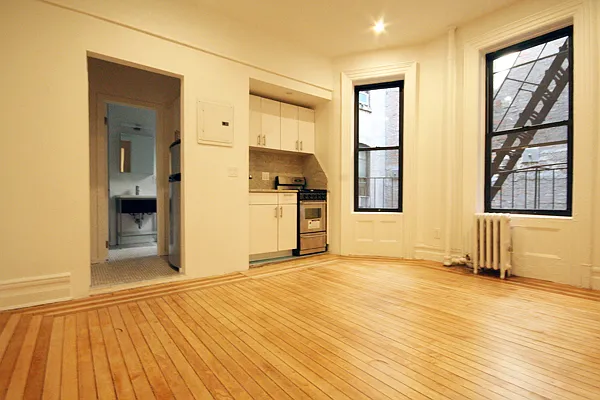 Rented by Aether Property Group | media 33