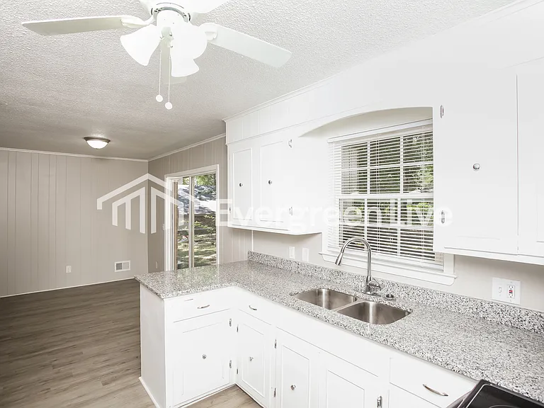 4725 Bonnie Forest Blvd — Photo 5