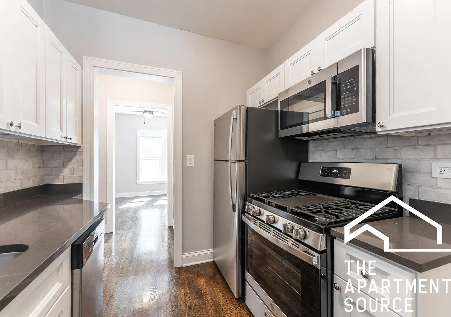 4718 N Racine Ave — Photo 1