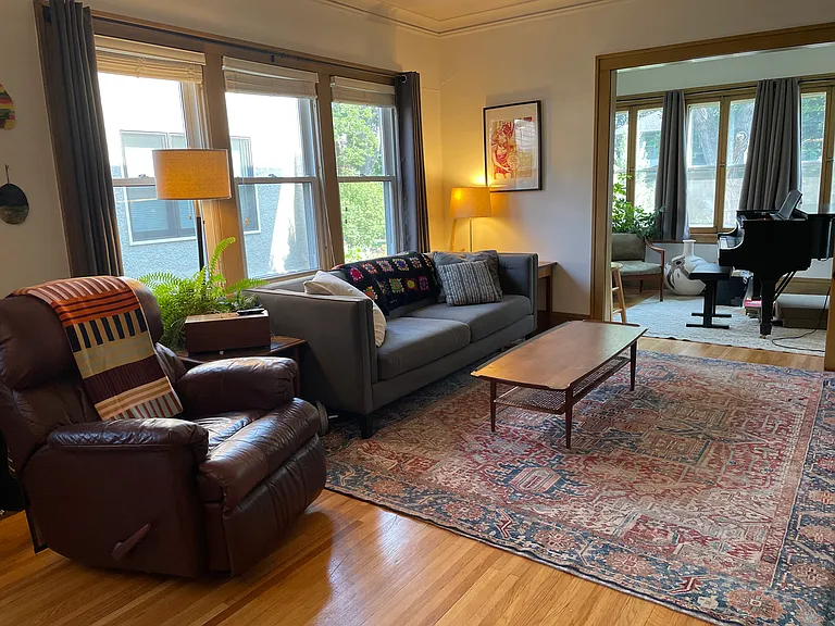 1329 1329/1331 Lincoln Ave #1329 — Photo 3
