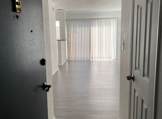 15424 Chase St #12A, North Hills, CA 91343