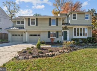 7702 Leesburg Dr, Bethesda, MD 20817