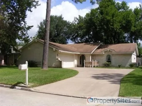 7926 Breezeway St, Houston, TX 77040