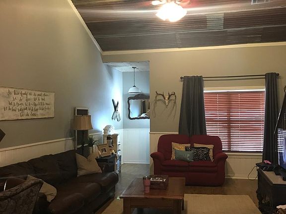 4th image of 417 N Santa Fe St