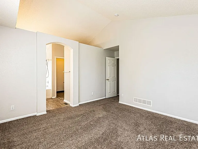 5045 Sweetgrass Ln — Photo 7
