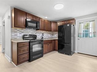 30 Victoria St, Providence, RI 02909