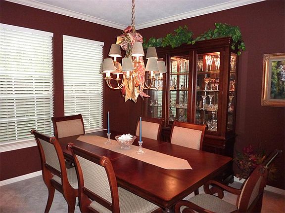 Formal Dining with Lots of Space for Entertaining