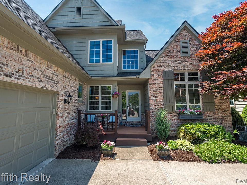 1st image of 4464 Villa France Dr