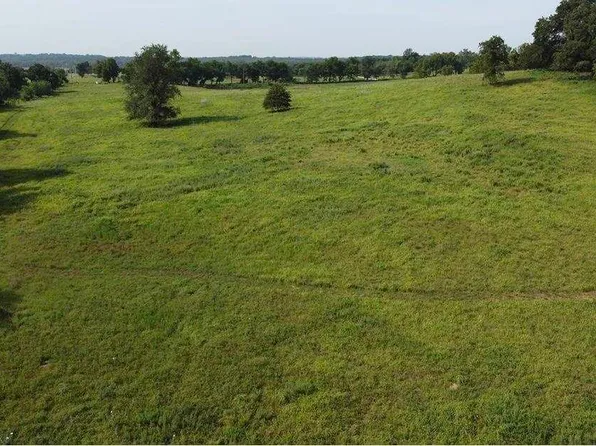 16900 E 44th St, Yale, OK 74085