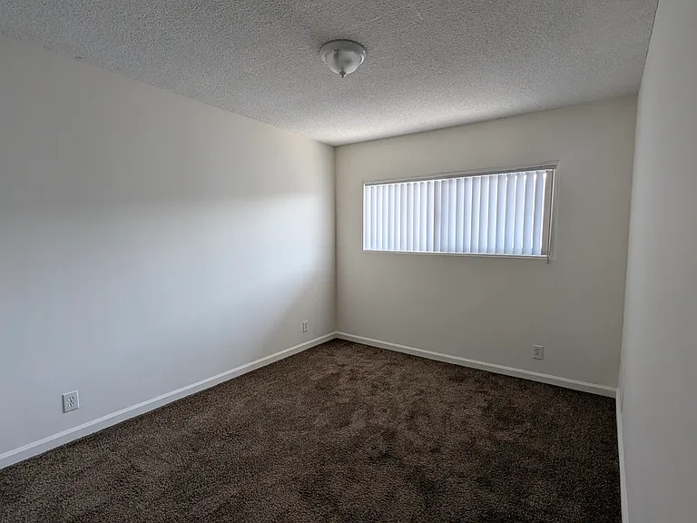 1548 W 207th St #5 — Photo 11
