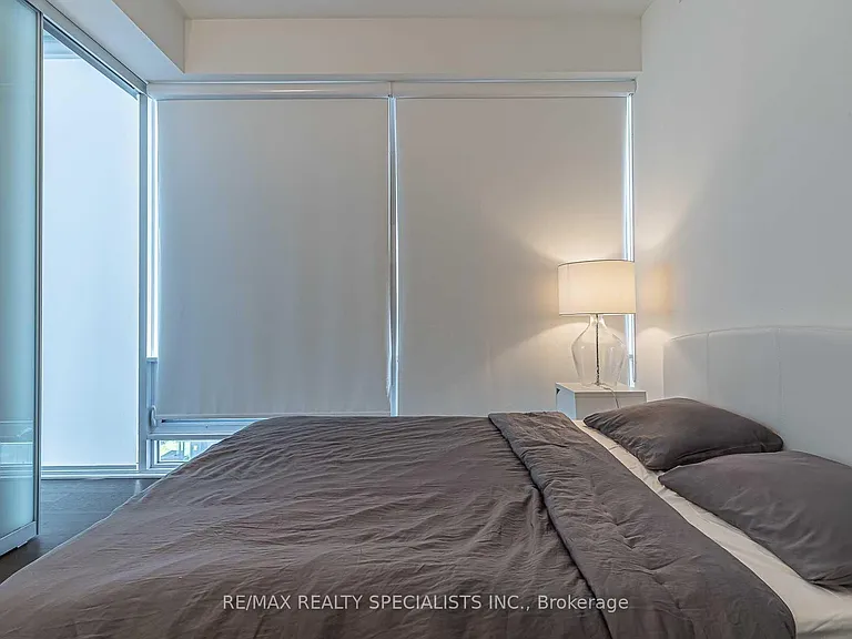 15 Grenville St #609 — Photo 34