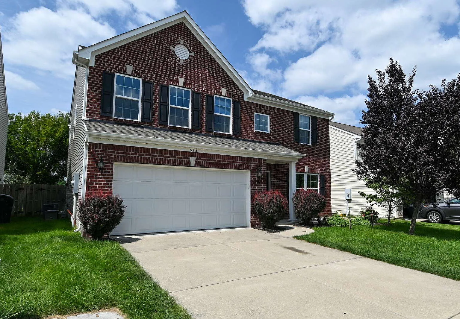 4 bed, 2.5 bath, 2384 sqft, $2,500 — Photo 2