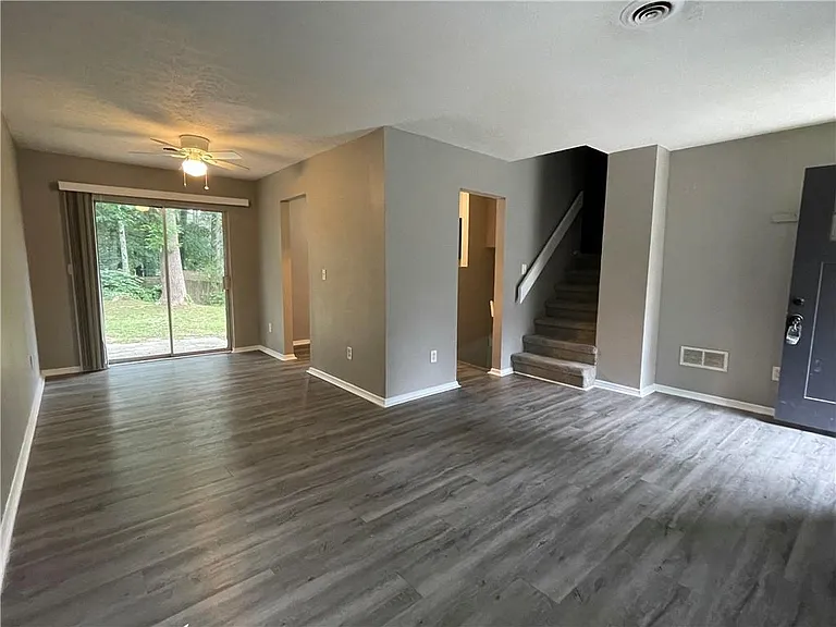 4554 Doral Dr SW — Photo 4