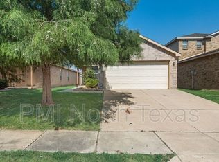 8809 Valley River Dr, Fort Worth, TX 76244