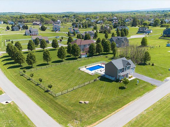 2nd image of 31 Hilyard Cir S