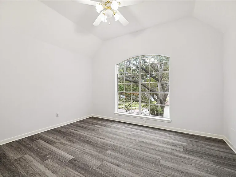 2715 Oakland Dr — Photo 21