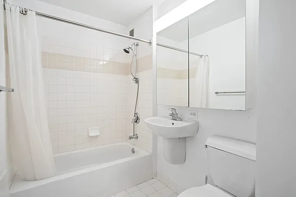 Rented by Douglas Elliman | media 15