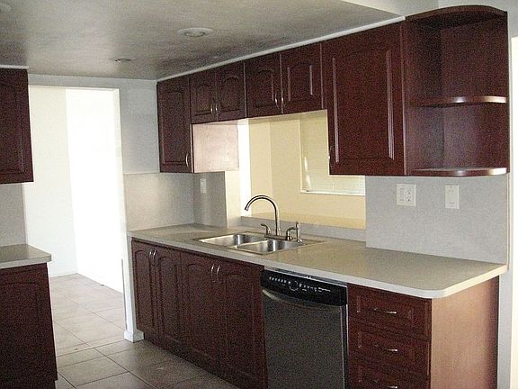 5th image of 6614 NW 57th Ct