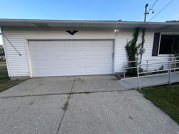 2nd image of 2937 Pearl St