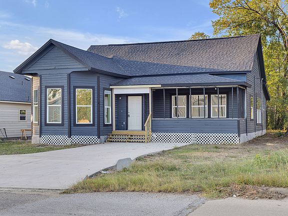 2nd image of 400 W Stewart St