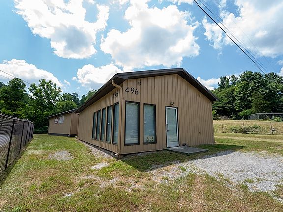 5th image of 496 River Rd