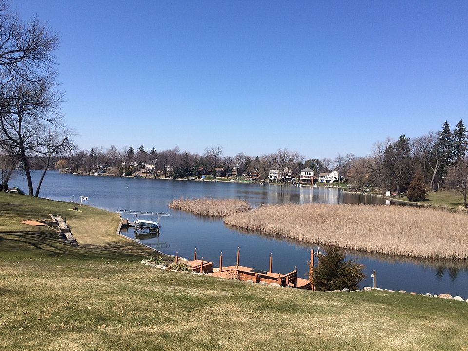 1st image of 4146 Island Park Dr