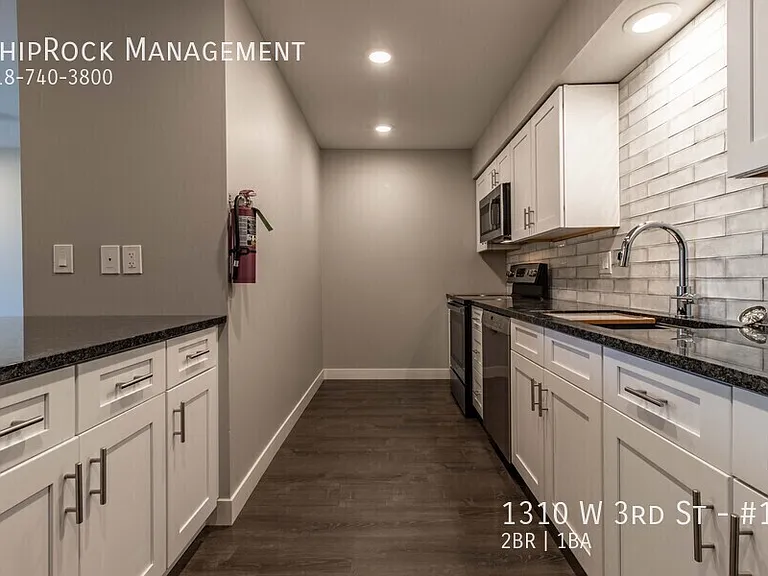 1310 W 3rd St #14 — Photo 12