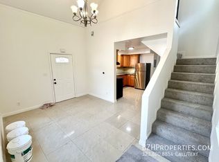 5935 Willoughby Ave, Los Angeles, CA 90038