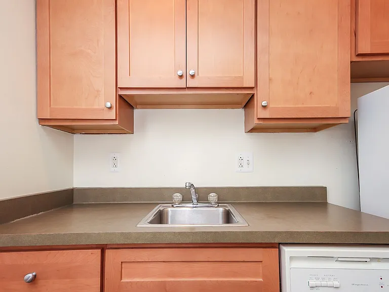 1309 S University Ave — Photo 6