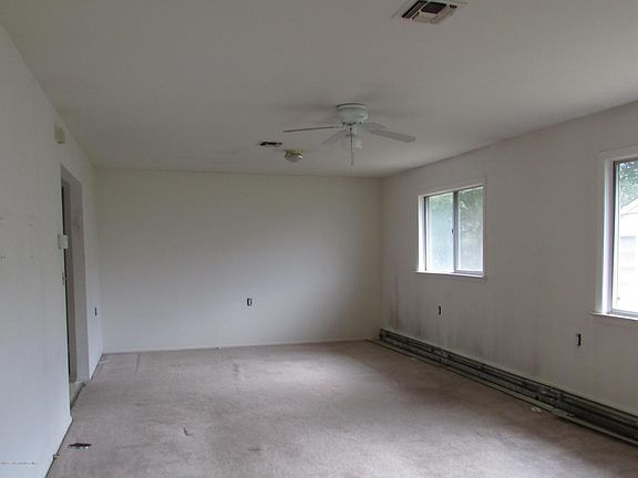 4th image of 574 Jamaica Blvd