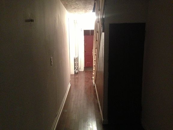 5th image of 454 Bainbridge St #2