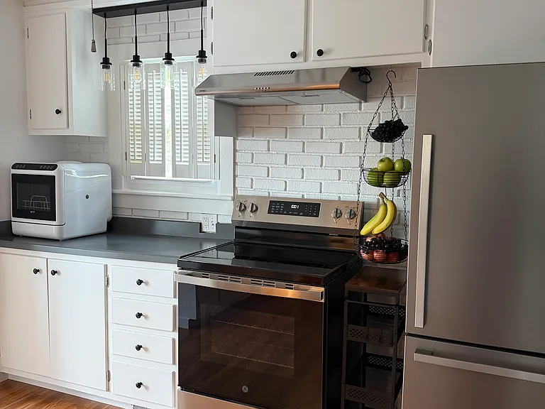 102 Sarvey Ln — Photo 2