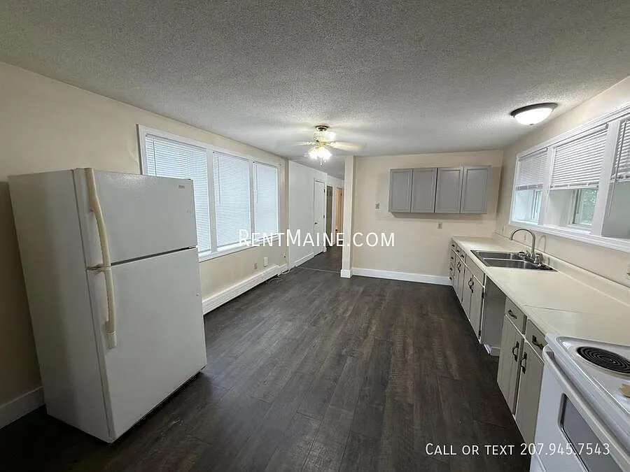 3 bed, $1,800 — Photo 2