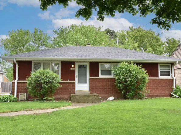 11061 West Park Hill AVENUE, Wauwatosa, WI 53226
