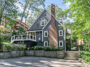 12 Winding Way, Sea Cliff, NY 11579